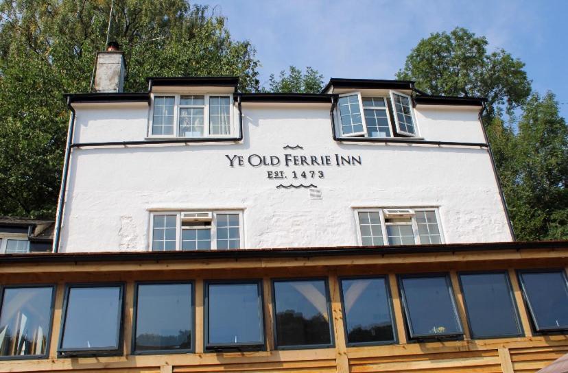 Ye Old Ferrie Inn 사이몬즈얏 외부 사진
